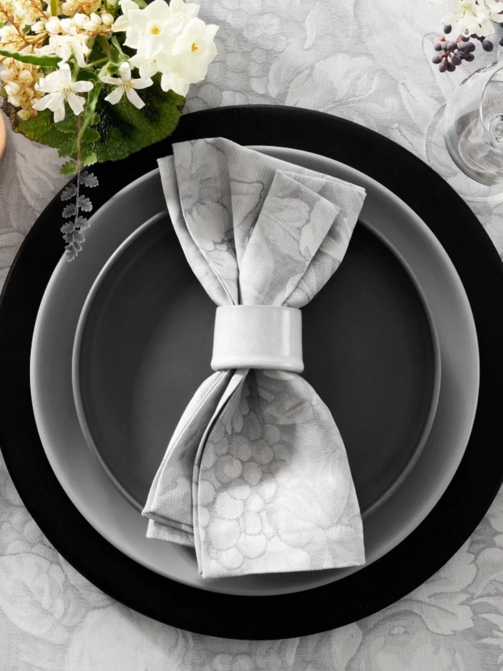 William Sonoma Frutta Jacquard Grey  limited edition.   Set of 8
